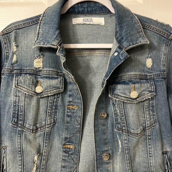 Zara Distressed Jean Jacket - Picture 2 of 4